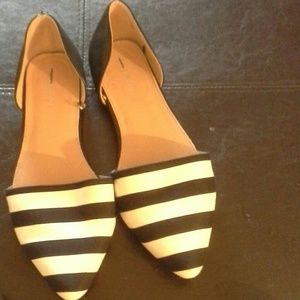 Lane bryant black and white flats size 12w